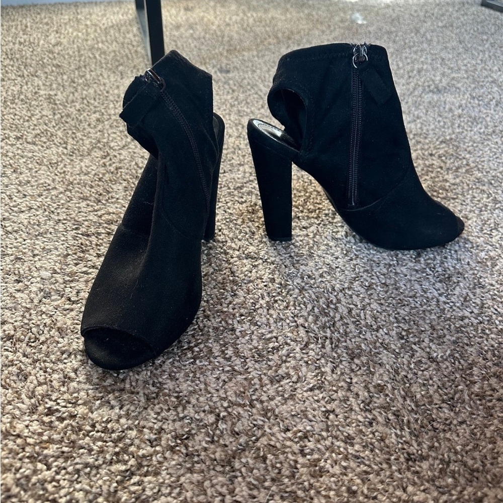 Elegant Black Ankle Boots